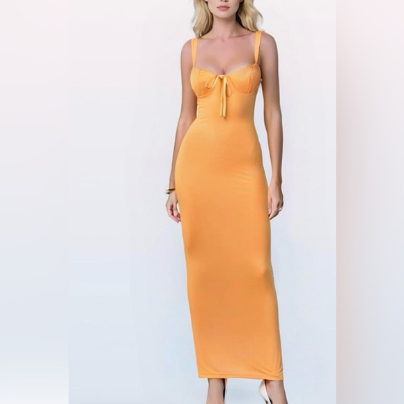 Elegant Orange Maxi Dress - Picture 1 of 4